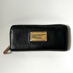 Marc by Marc Jacobs | Classic Q Slim Zip Wallet | Black